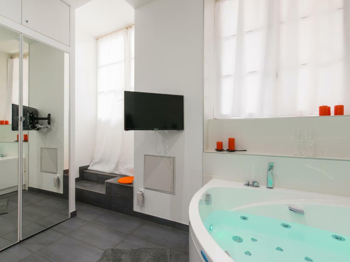 Luxury Studio & Spa-Lyon Centre エクステリア 写真